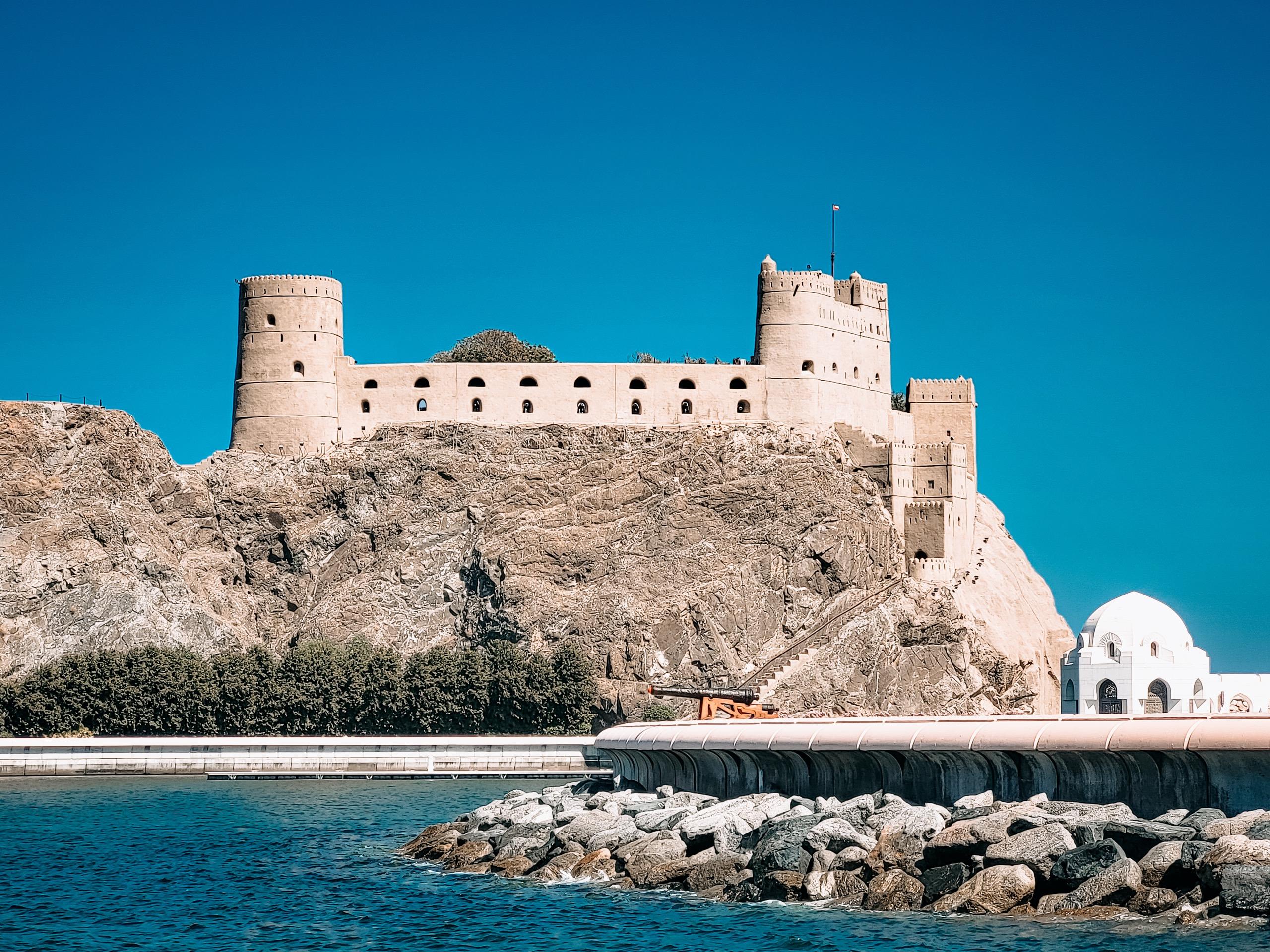 Al-Jalali-Fort über der Bucht von Maskat