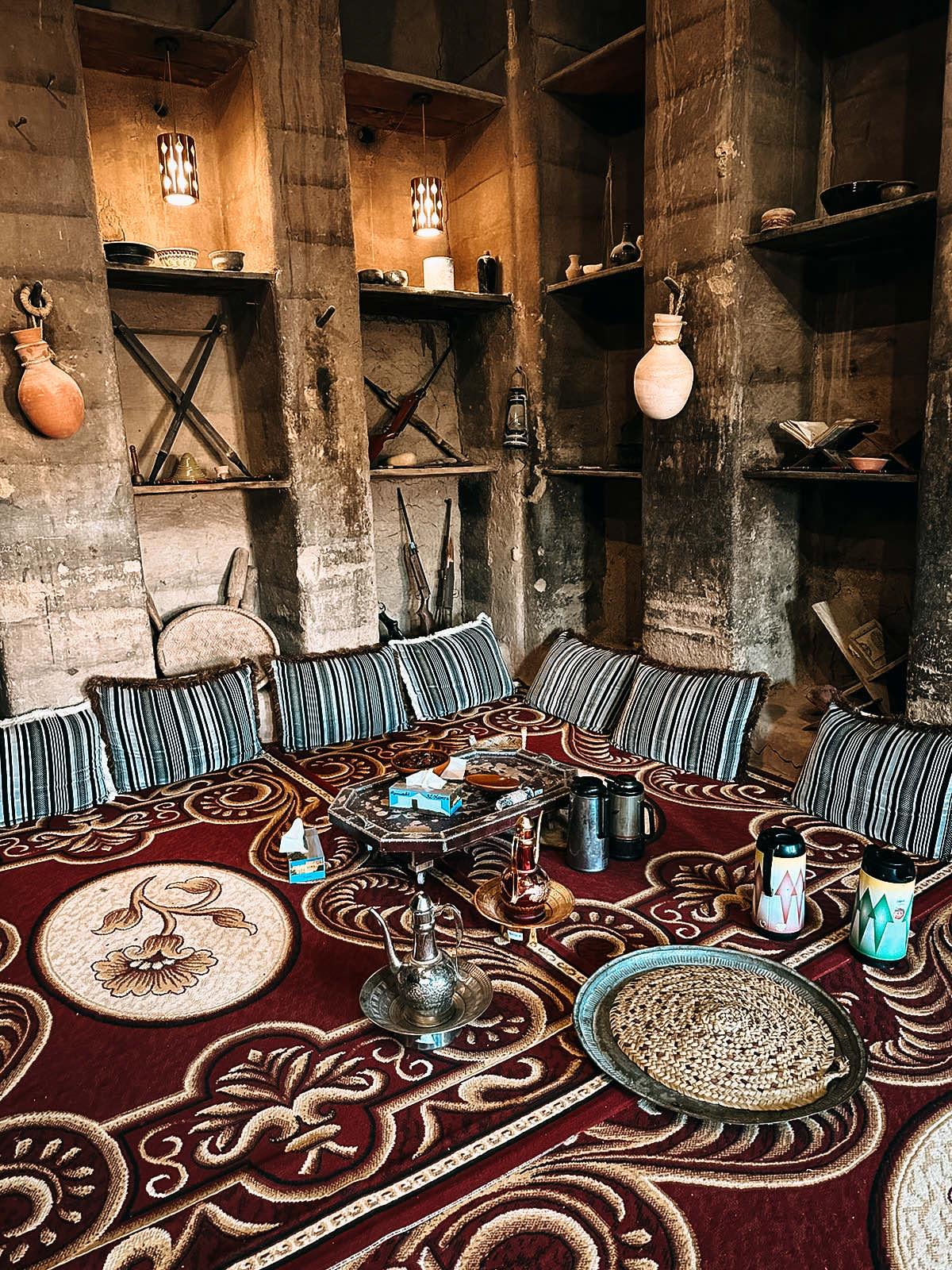 Eine traditionelle Madschlis: Gastfreundschaft ist im Oman Ehrensache