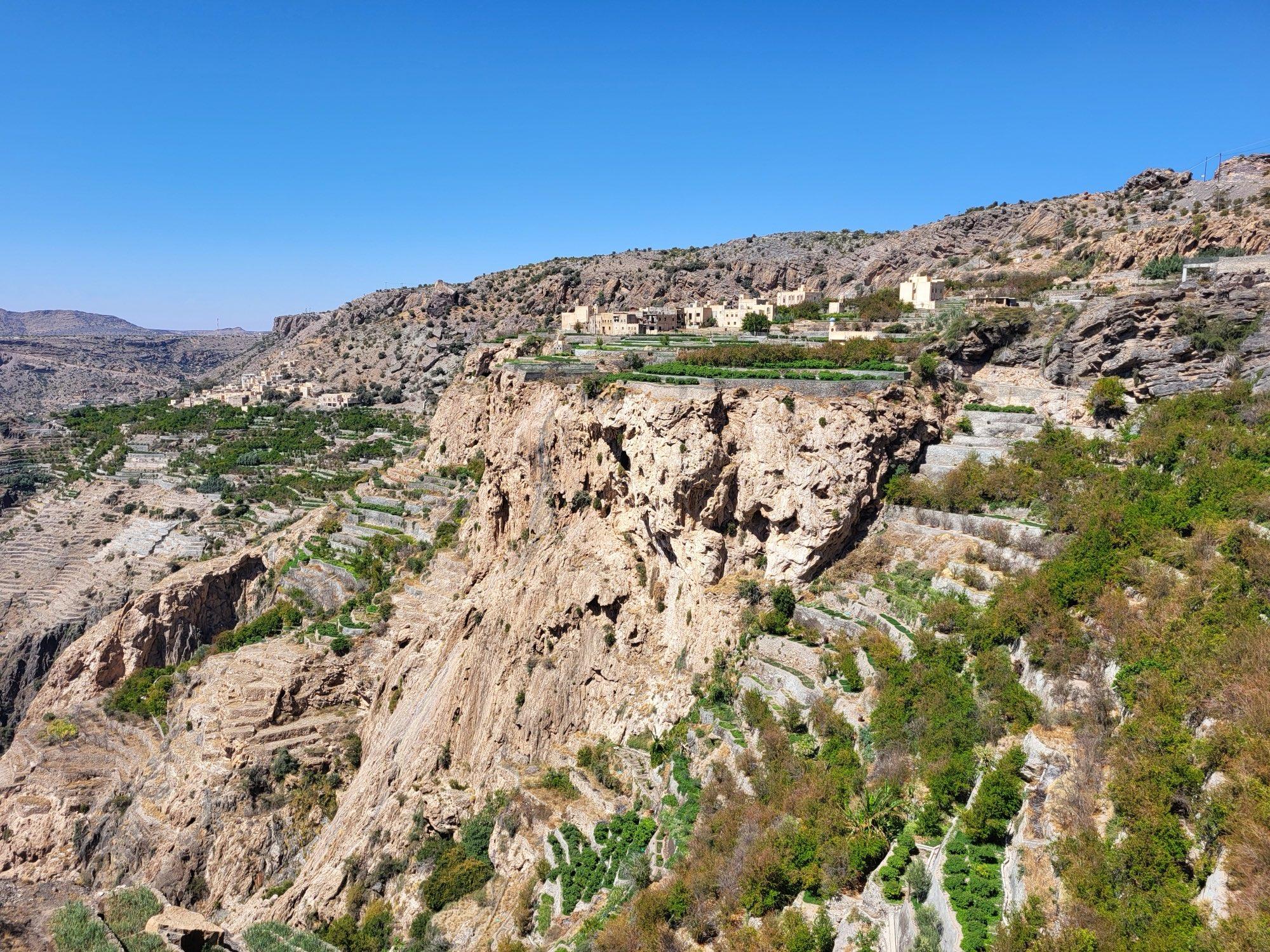 Terrassendorf auf dem Jebel Akhdar mit Gärten am Schluchtrand